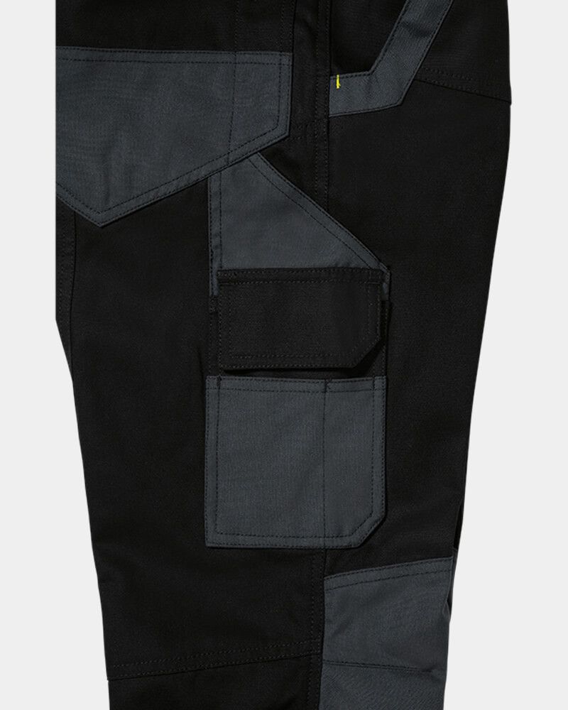 bpc6130_bblk_contrast-cargo-pocket-rhs_1